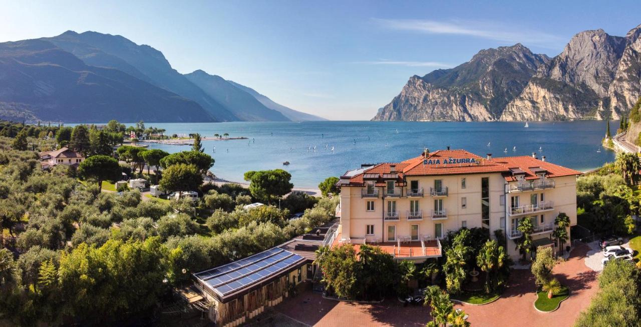 Hotel Baia Azzurra - Lake Front Torbole Sul Garda Exterior foto