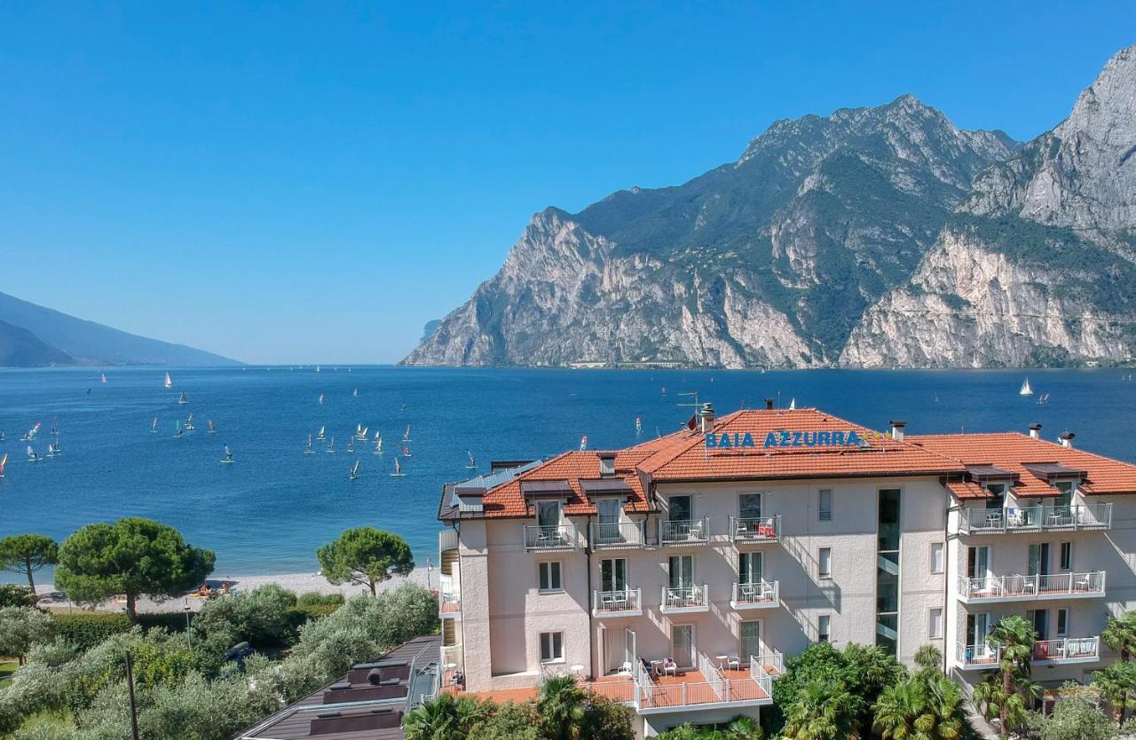 Hotel Baia Azzurra - Lake Front Torbole Sul Garda Exterior foto